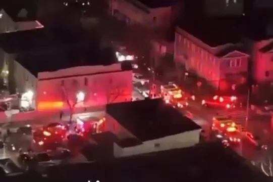 Tiroteo frente a un club nocturno de Nueva York: Hay once heridos