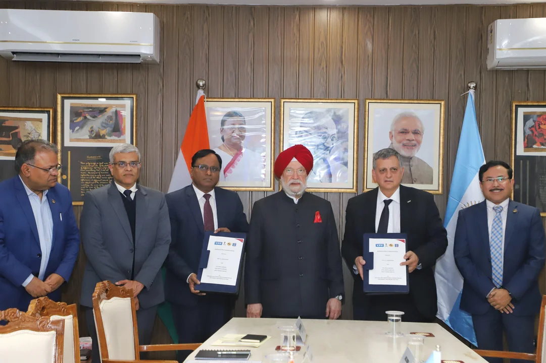 YPF firmó un acuerdo con una empresa India para la venta de GNL