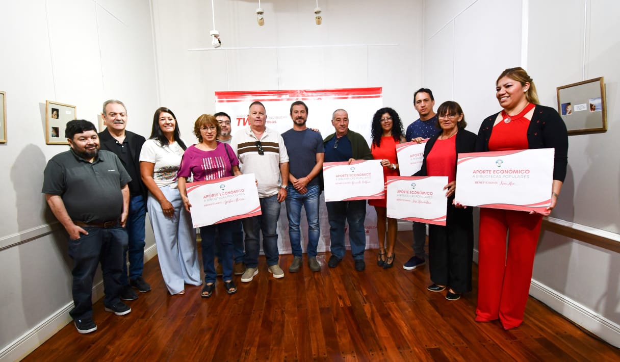 Trelew: El Municipio entregó subsidios a bibliotecas, como reconocimiento a la “promoción de la educación” e “integración social”