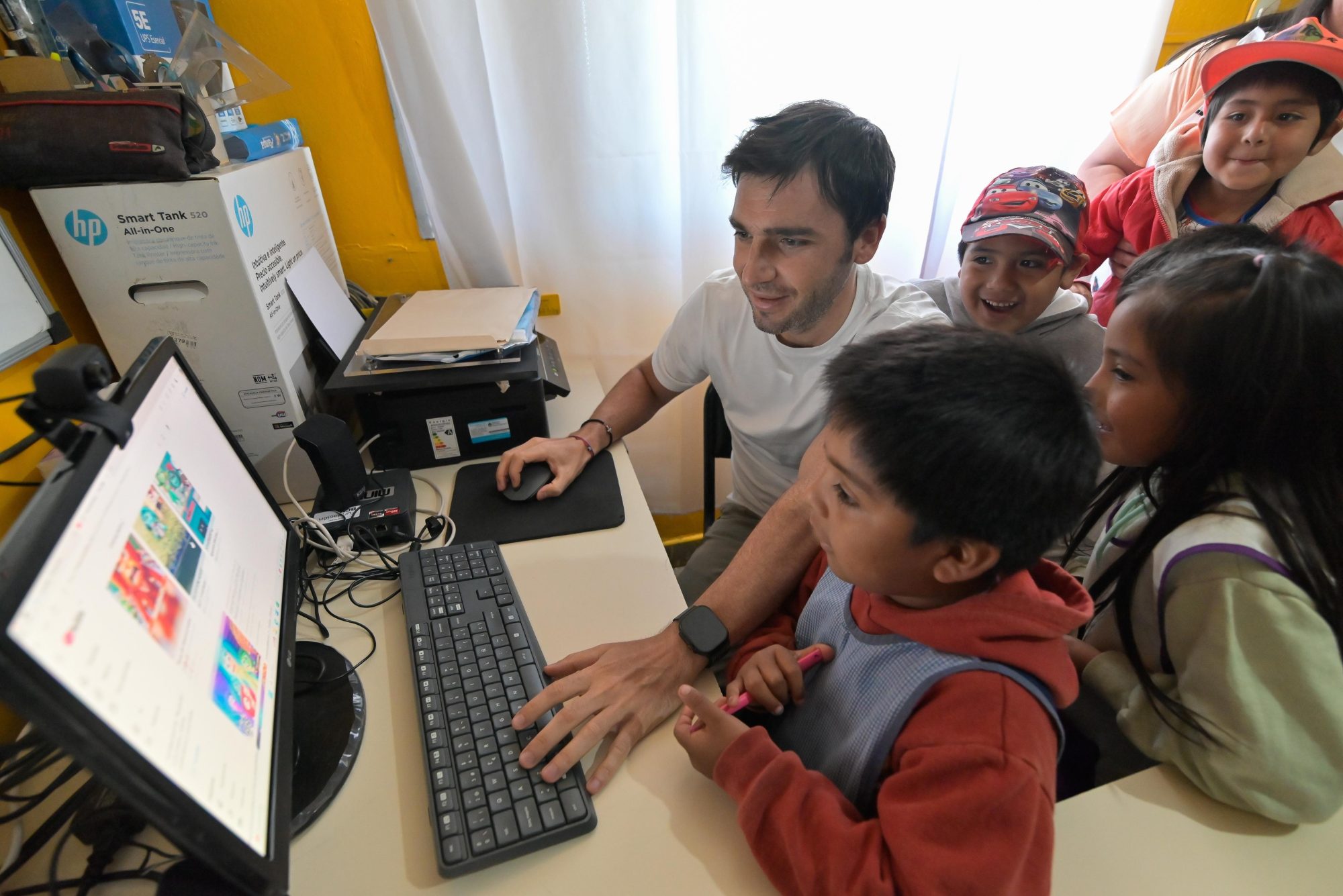 Torres aseguró que el objetivo es “nivelar hacia arriba y darles oportunidades a las futuras generaciones”