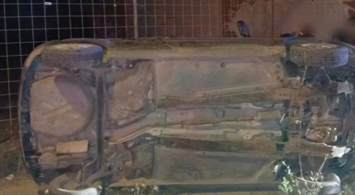 Trelew: Manejaba alcoholizada, volcó y cuando llegó la Policía tenía dificultad para caminar y para hablar