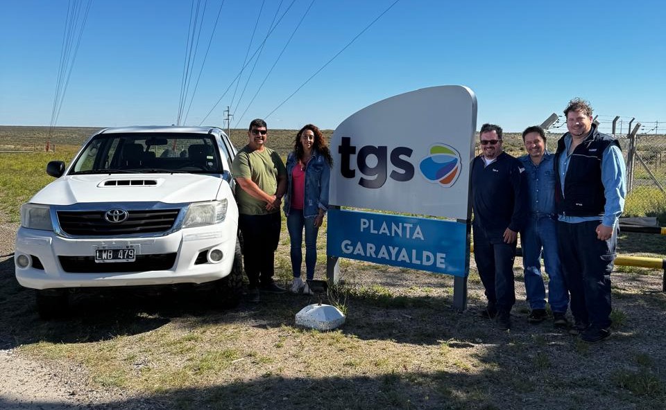 Una empresa donó una camioneta para fortalecer los servicios municipales de Camarones