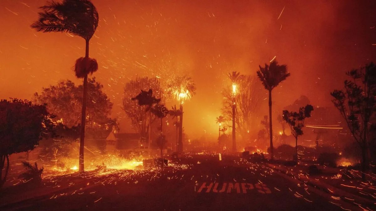 Incendios en Los Ángeles: Ya son 16 los muertos, hay 180 mil evacuados y las pérdidas económicas superan los 130.000 millones de dólares