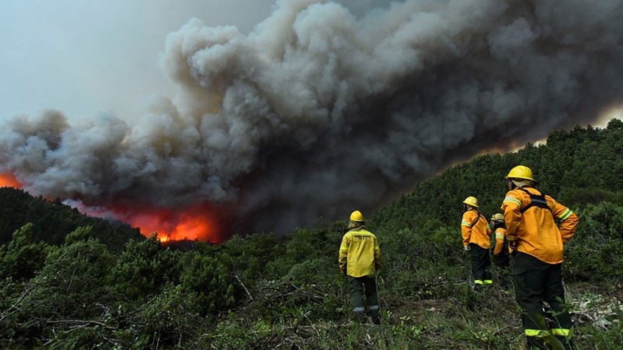 El incendio en el Parque Nacional Nahuel Huapi no da tregua y ya se consumieron más de 3.500 hectáreas