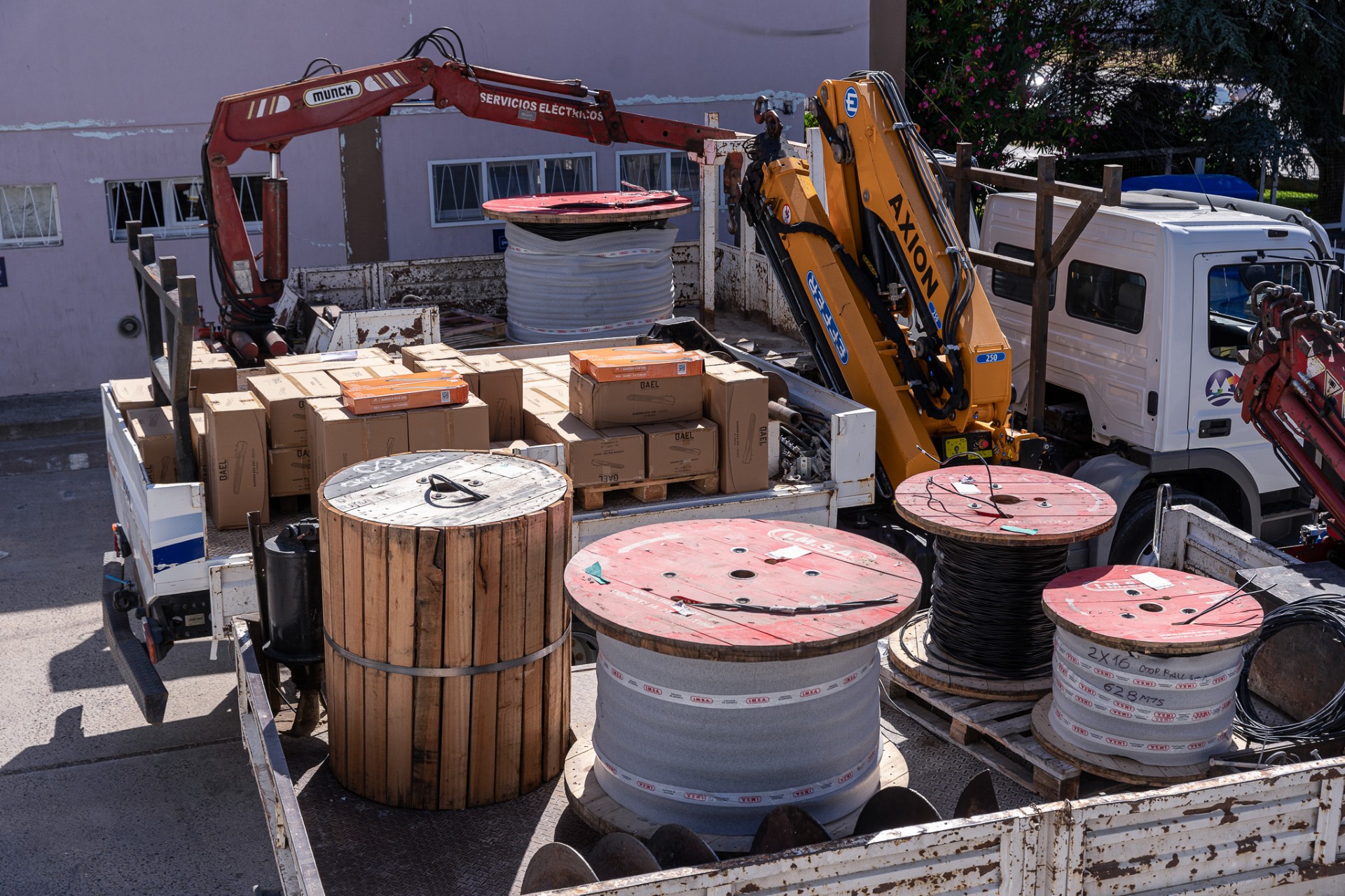 La Cooperativa de Rawson compró led para mejorar la iluminación de la ciudad