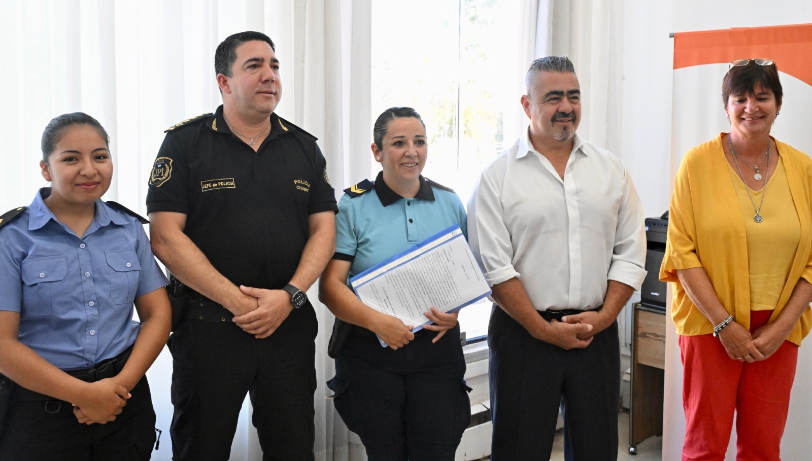 Chubut: El Gobierno reconoció a dos funcionarias policiales que le salvaron la vida a un bebé en un barrio de Rawson