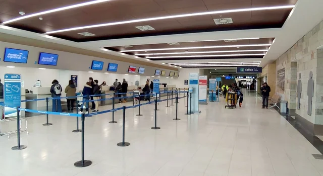 El Gobierno de Milei disolvió el Fondo Fiduciario de Infraestructura de Seguridad Aeroportuaria