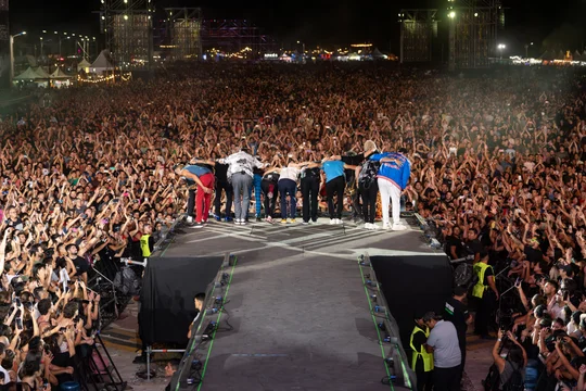 Con una gran convocatoria, la Fiesta Nacional de la Confluencia 2025 tuvo una tercera jornada a puro rock