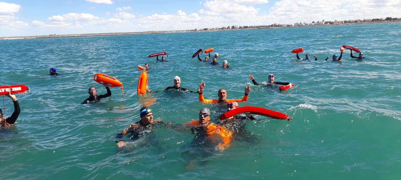 Guardavidas de Playa Unión realizaron el tradicional bautismo para los aspirantes