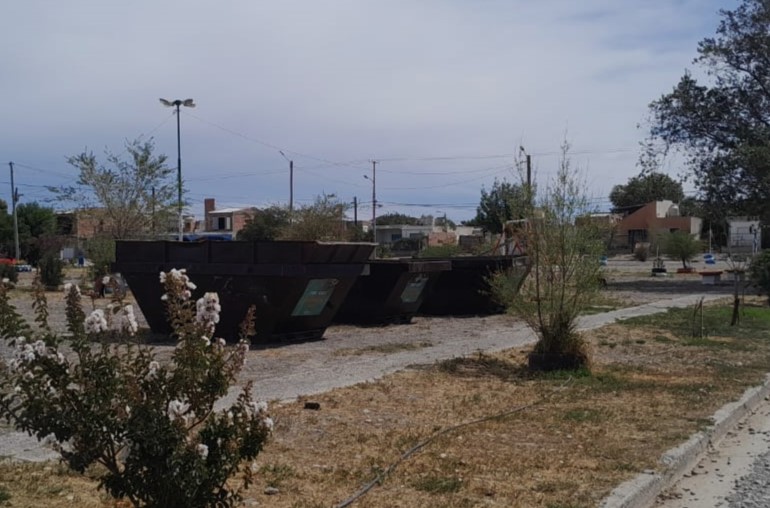 Rawson: Los volquetes de “Eco Capital” se trasladaron al barrio Área 16