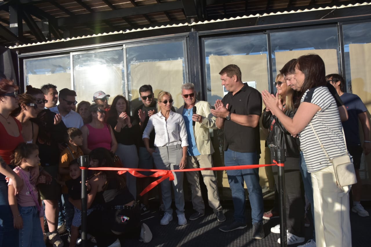 Se inauguró el nuevo muelle flotante en El Elsa, un espacio recreativo, inclusivo y sostenible