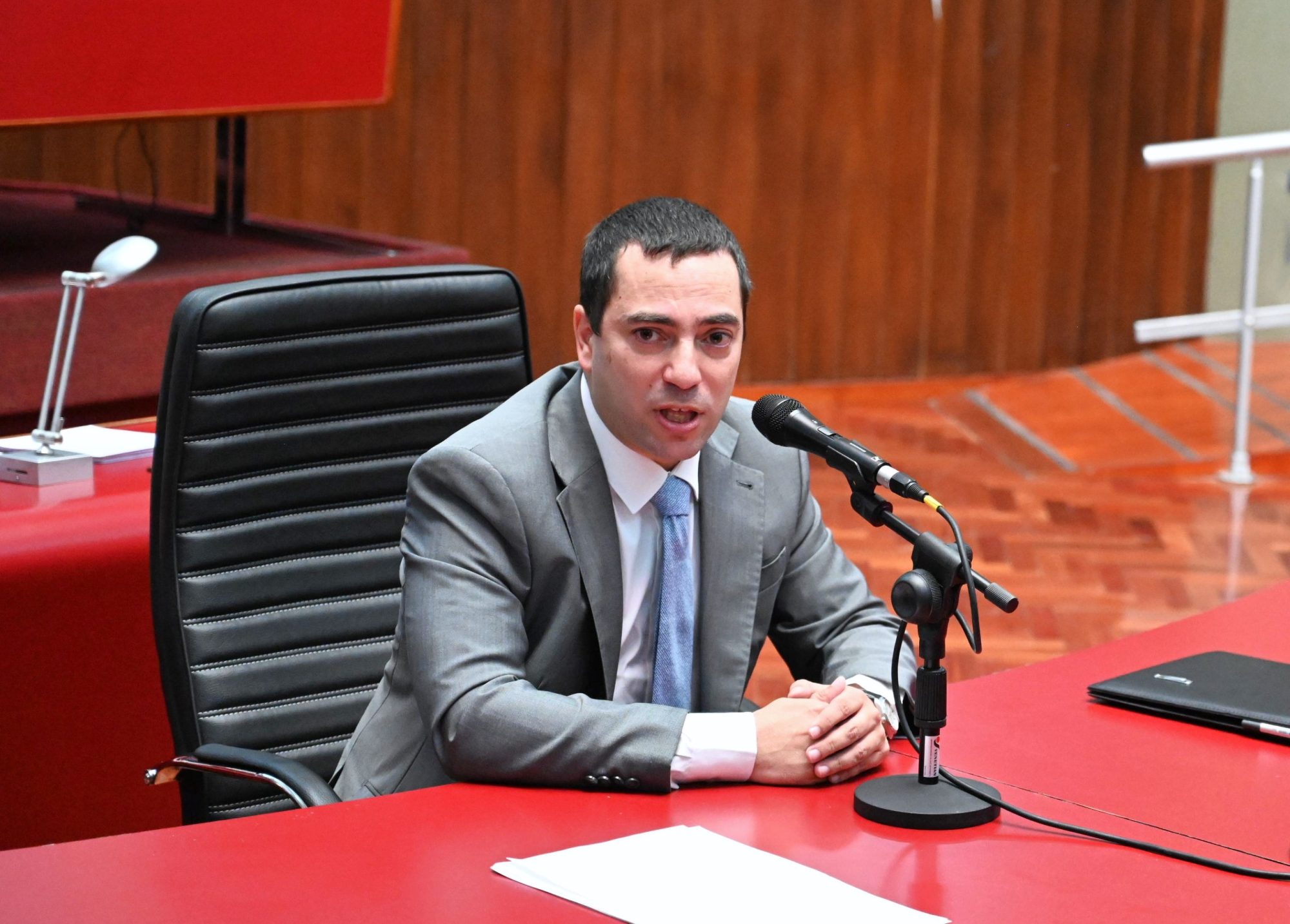 Andrés Giacomone, propuesto por el Poder Ejecutivo como ministro del Superior Tribunal de Justicia, respondió preguntas de los diputados en sesión especial