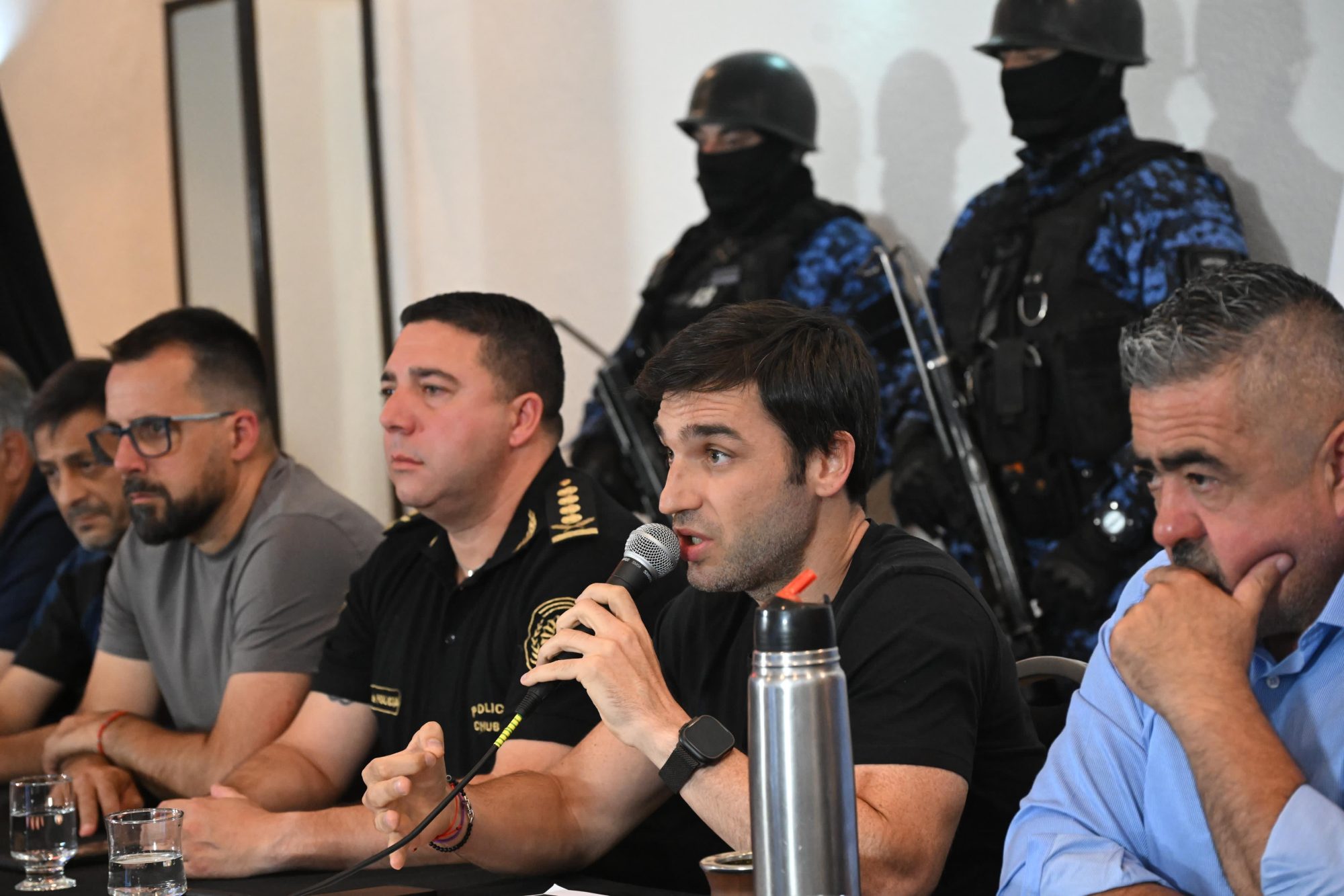 Torres confirmó que los detenidos por los incendios tienen vinculaciones con la RAM: “En Chubut la ley se cumple y estos delincuentes van a tener una condena ejemplificadora”