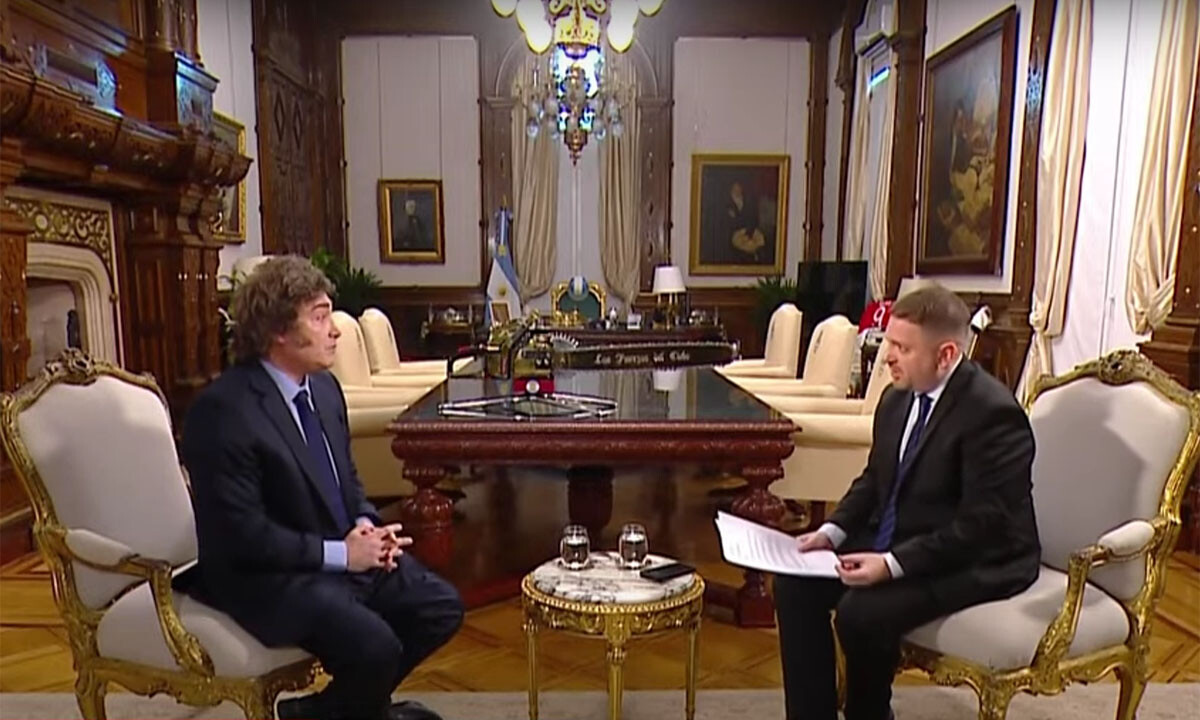 La polémica edición que dejó la entrevista de Jonathan Viale a Javier Milei y que deja mal parados al periodista y al presidente