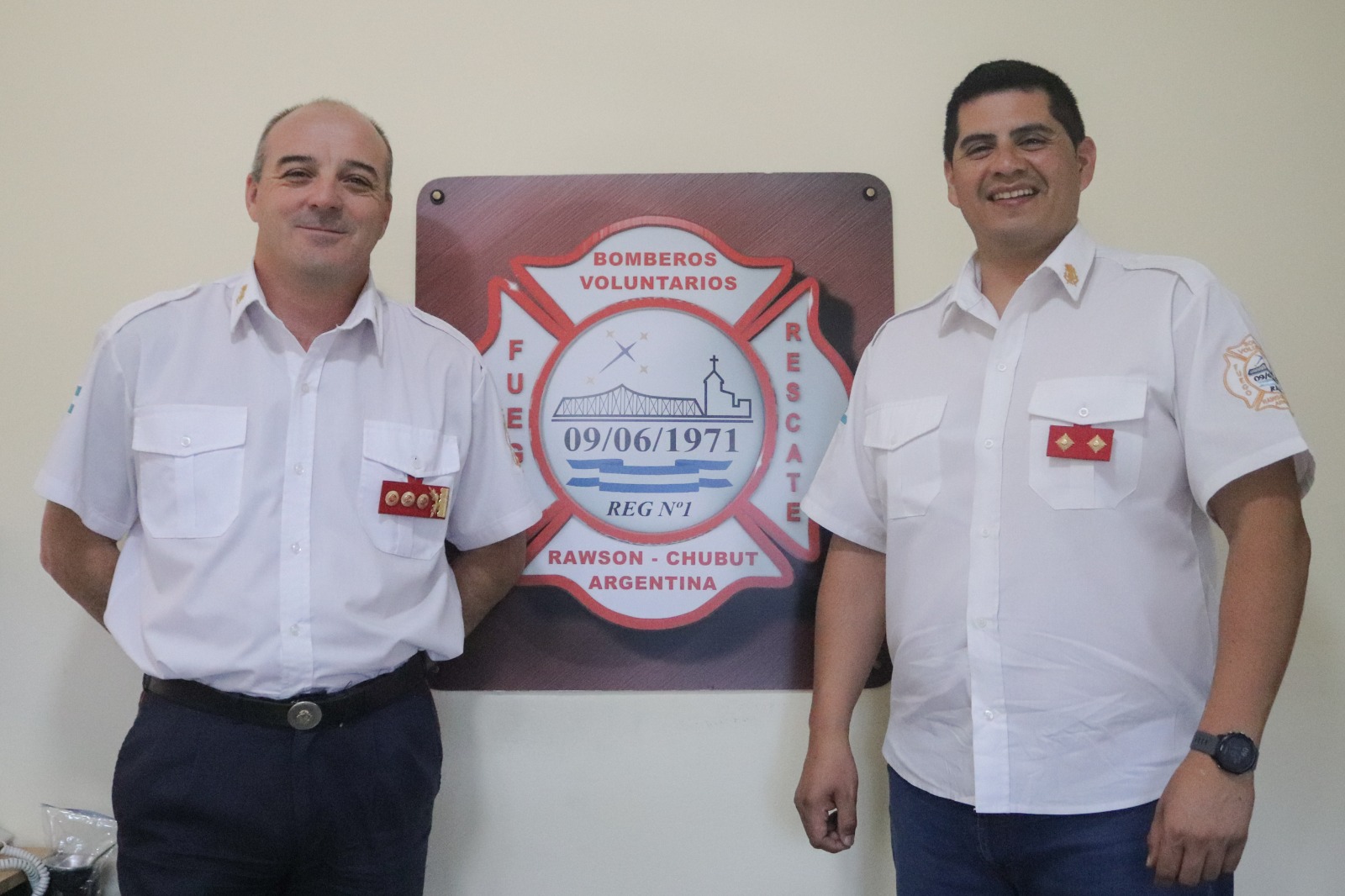 Los Bomberos Voluntarios de Rawson realizarán una jornada solidaria para recaudar fondos para brigadistas que combaten el fuego en la cordillera