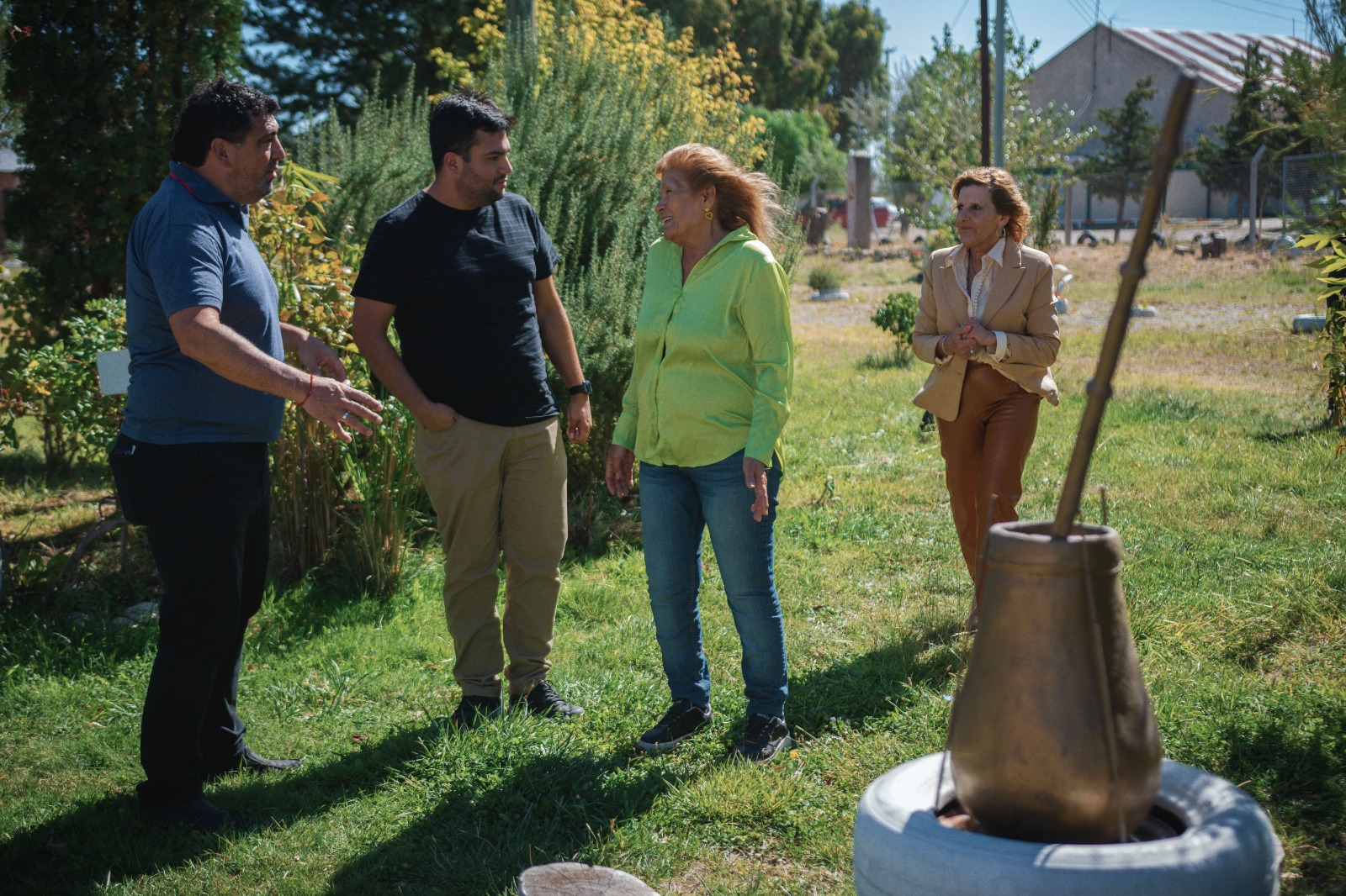 Ecovecinos: Larrauri y concejales recorrieron el barrio Escritores Argentinos de Rawson para fomentar la iniciativa municipal
