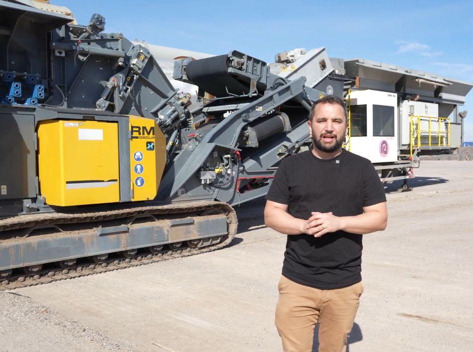 Llegaron los equipos que producirán 40 mil toneladas de asfalto para finalizar la autovía Puerto Madryn-Trelew tras 18 años