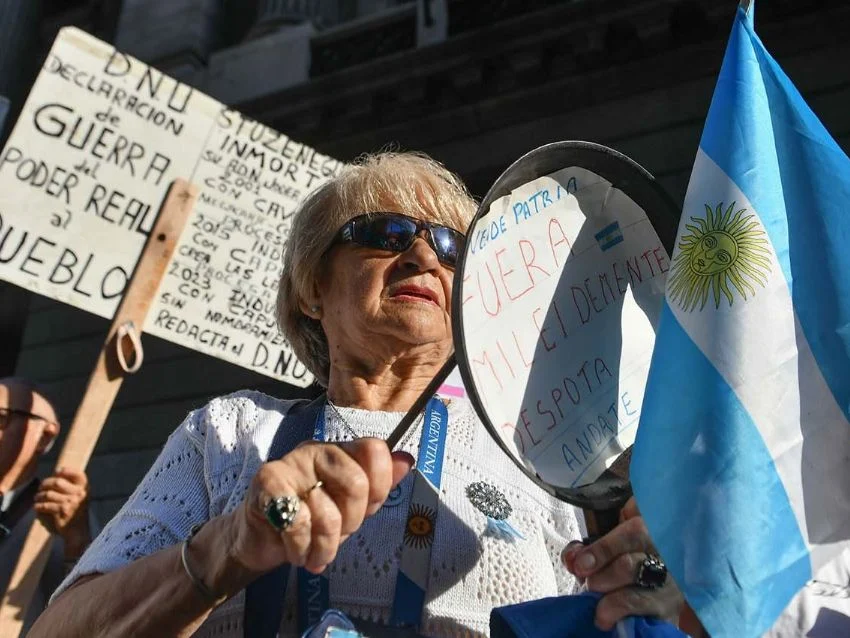 ¿Cuánto necesita un jubilado para cubrir los gastos mensuales?