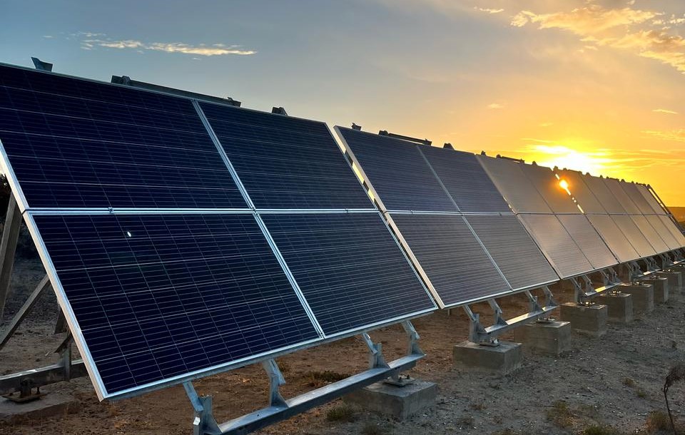Chubut avanza con la colocación de paneles solares que proveen energía renovable en las Áreas Naturales Protegidas