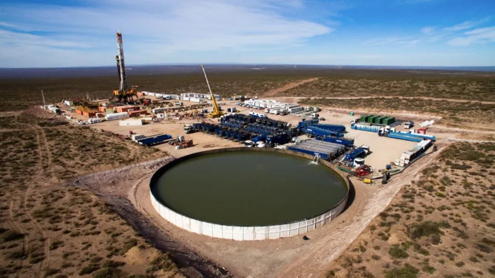 Neuquén impulsa el desarrollo hidrocarburífero con cuatro nuevas concesiones a YPF