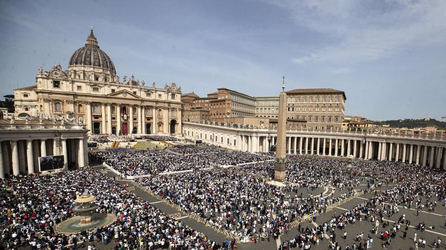 Video: Las campanas de San Pedro del Vaticano anunciaron la muerte de Francisco