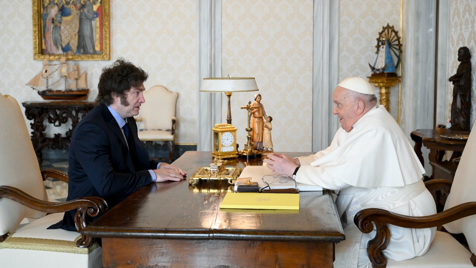 Se suspendió por una semana la agenda presidencial por la muerte del papa Francisco