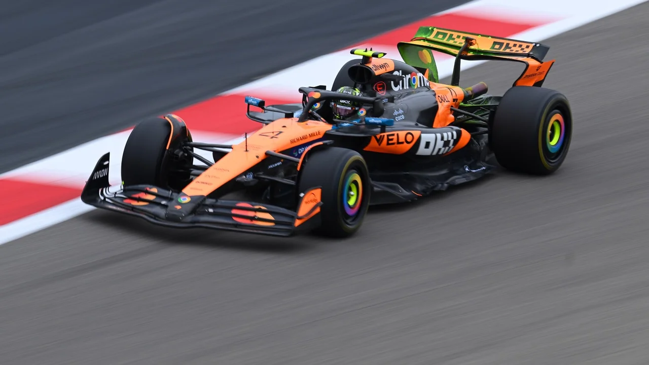 El británico Lando Norris se llevó la primera prueba libre del Gran Premio de Bahréin