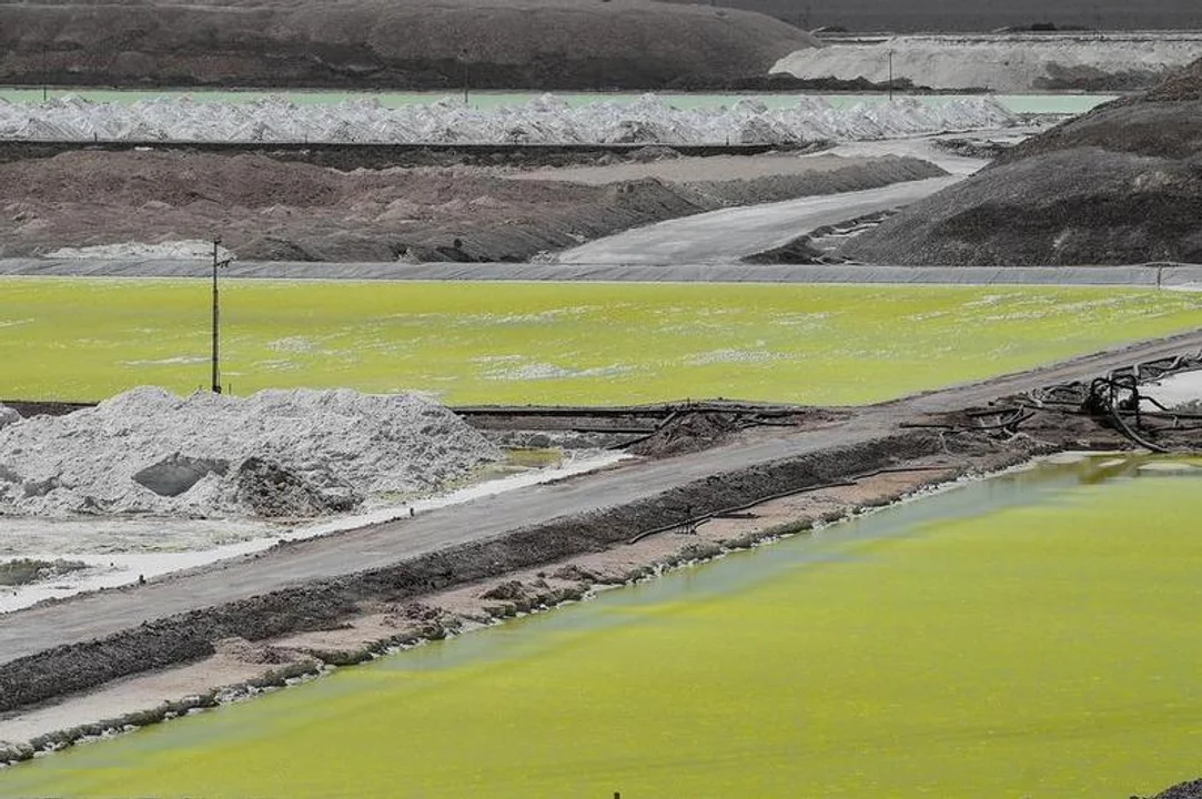 Boric presentó acciones para implementar un corredor vial entre los océanos Atlántico y Pacífico