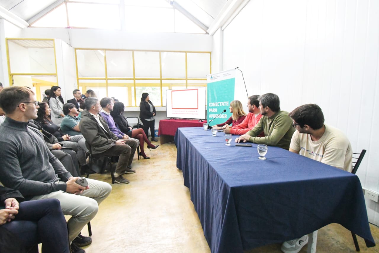 Merino presentó el Campus Virtual: una nueva herramienta para el acceso libre a la capacitación