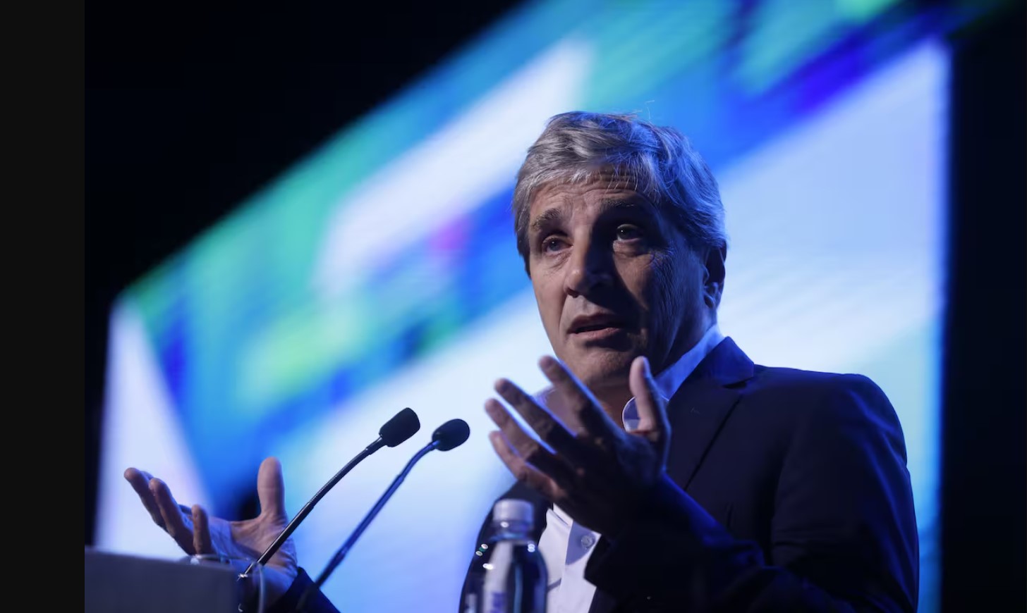 Caputo y una fuerte advertencia a las automotrices: Aclaró que si suben los precios, “se romperá la relación de confianza” con el Gobierno