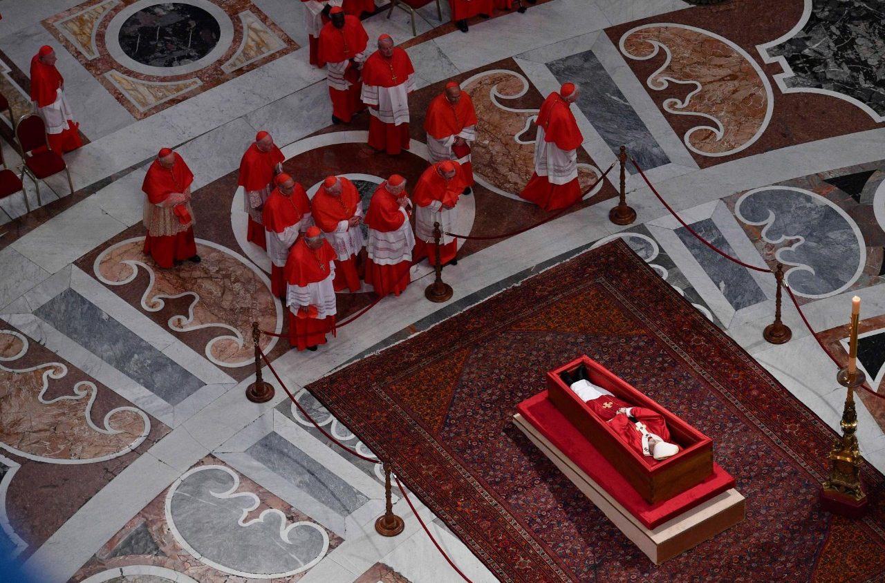 El viernes 25 de abril se cerrará el féretro del Papa Francisco