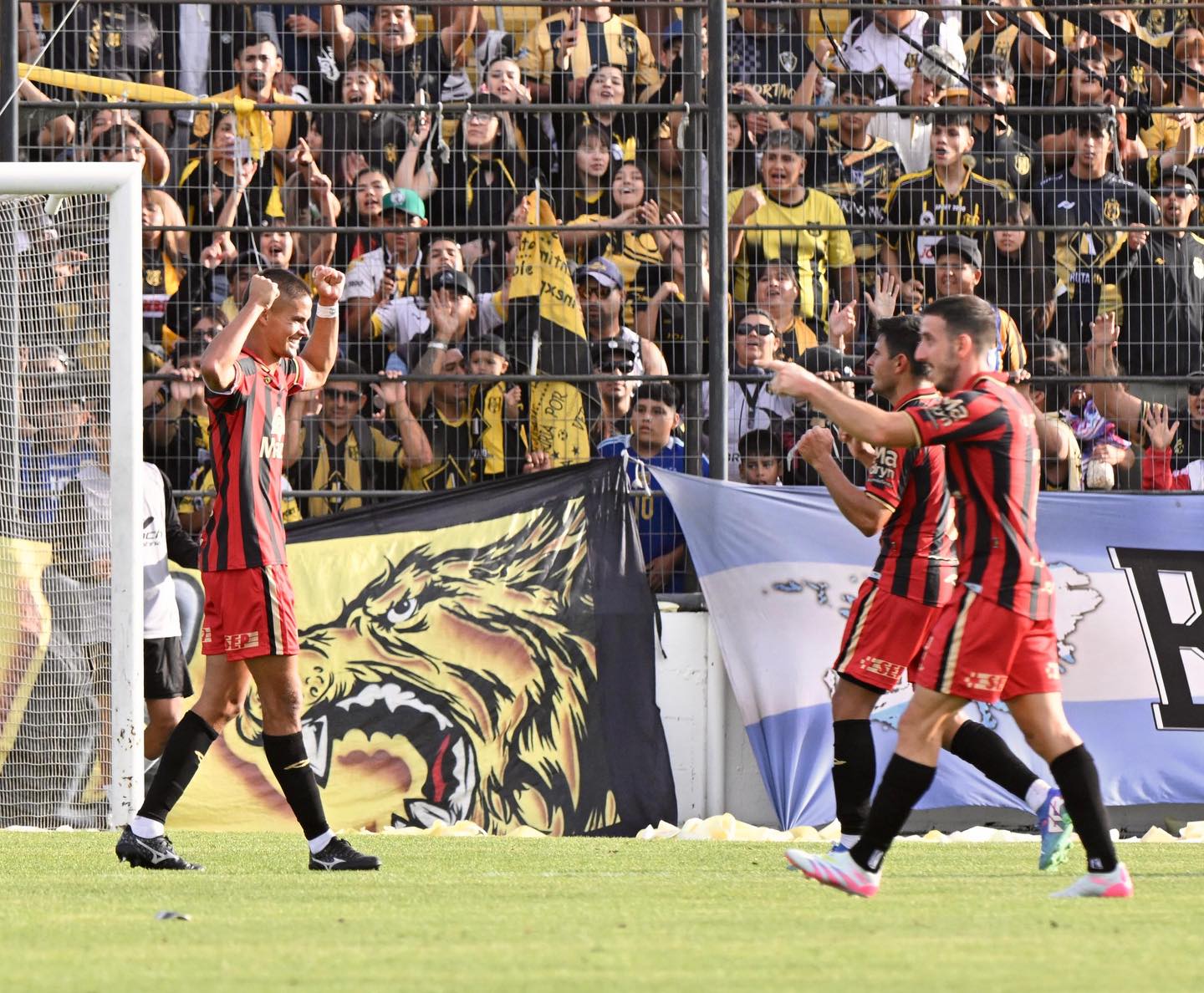 Deportivo Madryn buscará los tres puntos frente a Tristán Suárez para salir de la zona media y acercarse al pelotón de arriba
