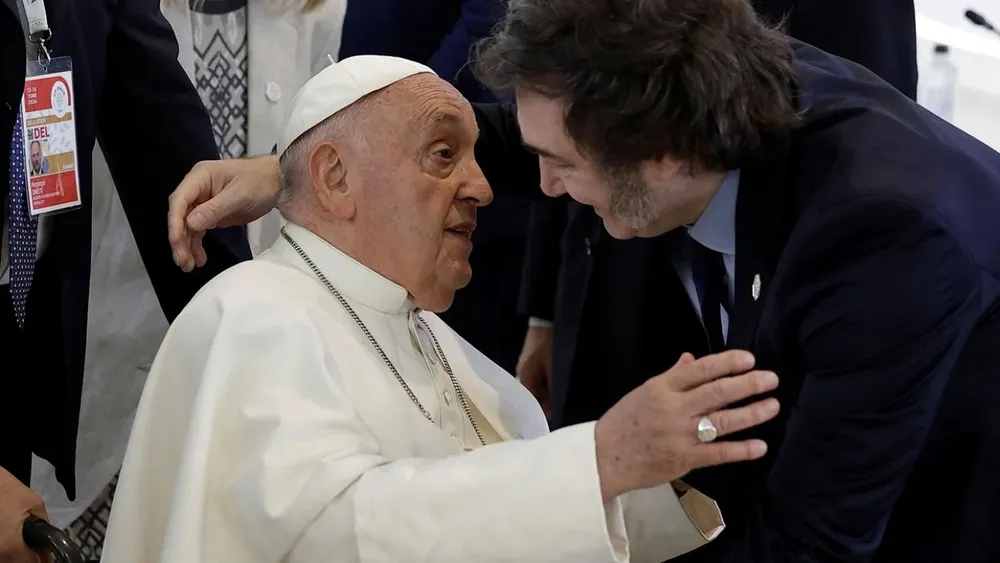 Desde Roma, Javier Milei reveló que en su última charla le pidió “perdón” al Papa Francisco