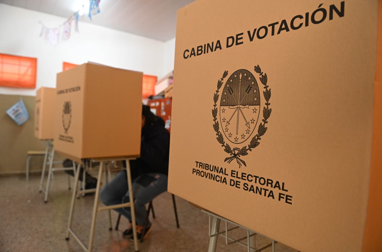 Santa Fe abrió el calendario electoral: Será la primera prueba para La Libertad Avanza y Pullaro busca modificar la Constitución para habilitar una reelección