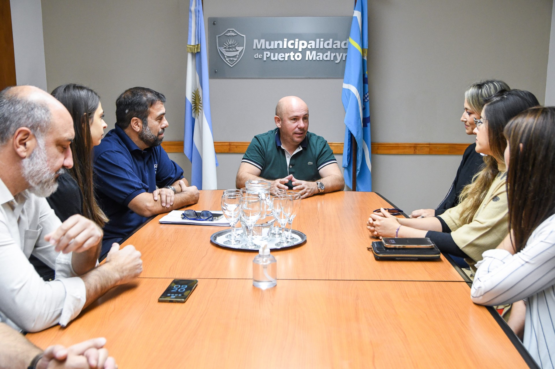 Sastre recibió a trabajadores de la seccional local de la Aduana