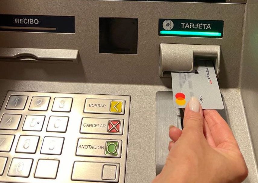 Chubut: El Gobierno depositó hoy los sueldos a empleados públicos y jubilados y mañana sábado estarán disponibles por cajero automático