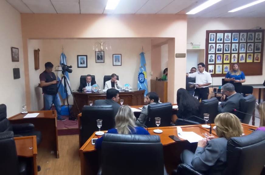 Concejales de Rawson aprobaron el estacionamiento express y le dieron la bienvenida a la primera presidenta de la asociación de Bomberos Voluntarios