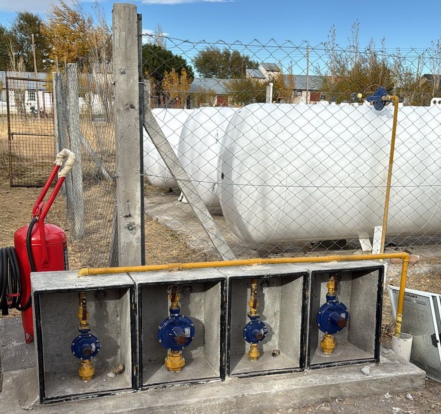 Provincia concluyó obras de gas en la Escuela N° 102 de Buen Pasto