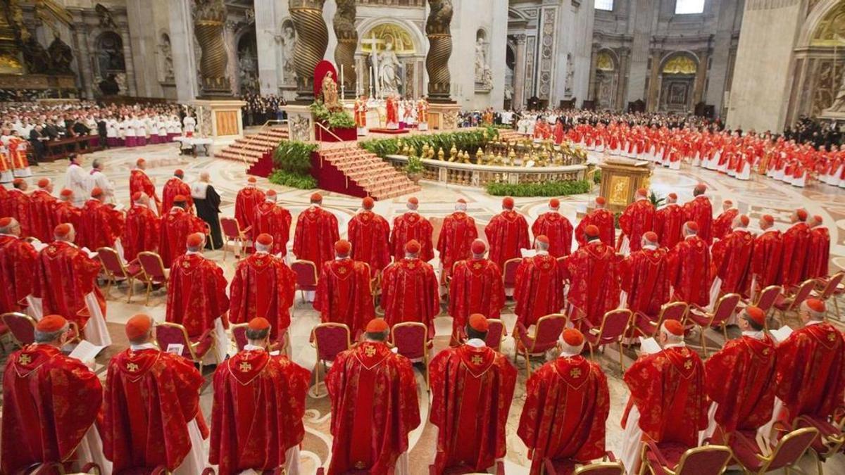En un cónclave histórico, la iglesia define si habrá continuidad o cambio tras la muerte del Papa Francisco