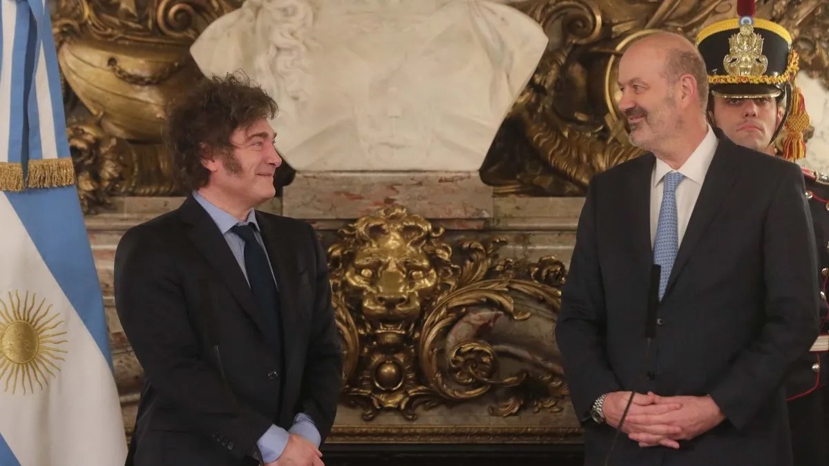 Casa Rosada estudia alternativas para prorrogar por decreto las facultades delegadas que vencen en julio