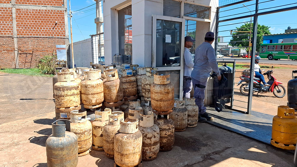 Amenaza de paro en el gas privado: Trabajadores advierten que se resentirá el suministro de garrafas por incumplimiento de YPF