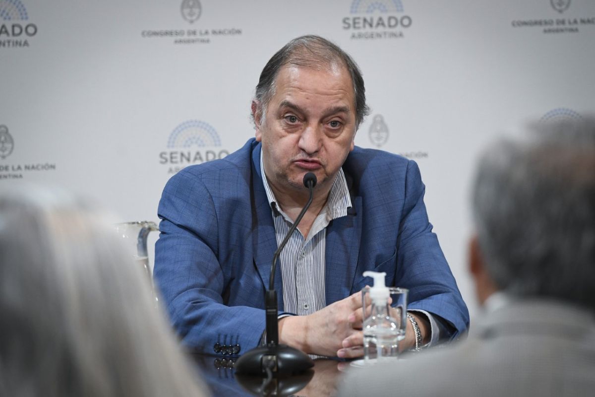 Linares apuntó contra Milei: “Asumió hace un año y medio y si fue dos veces al interior del país es mucho, pero al exterior viaja constantemente”