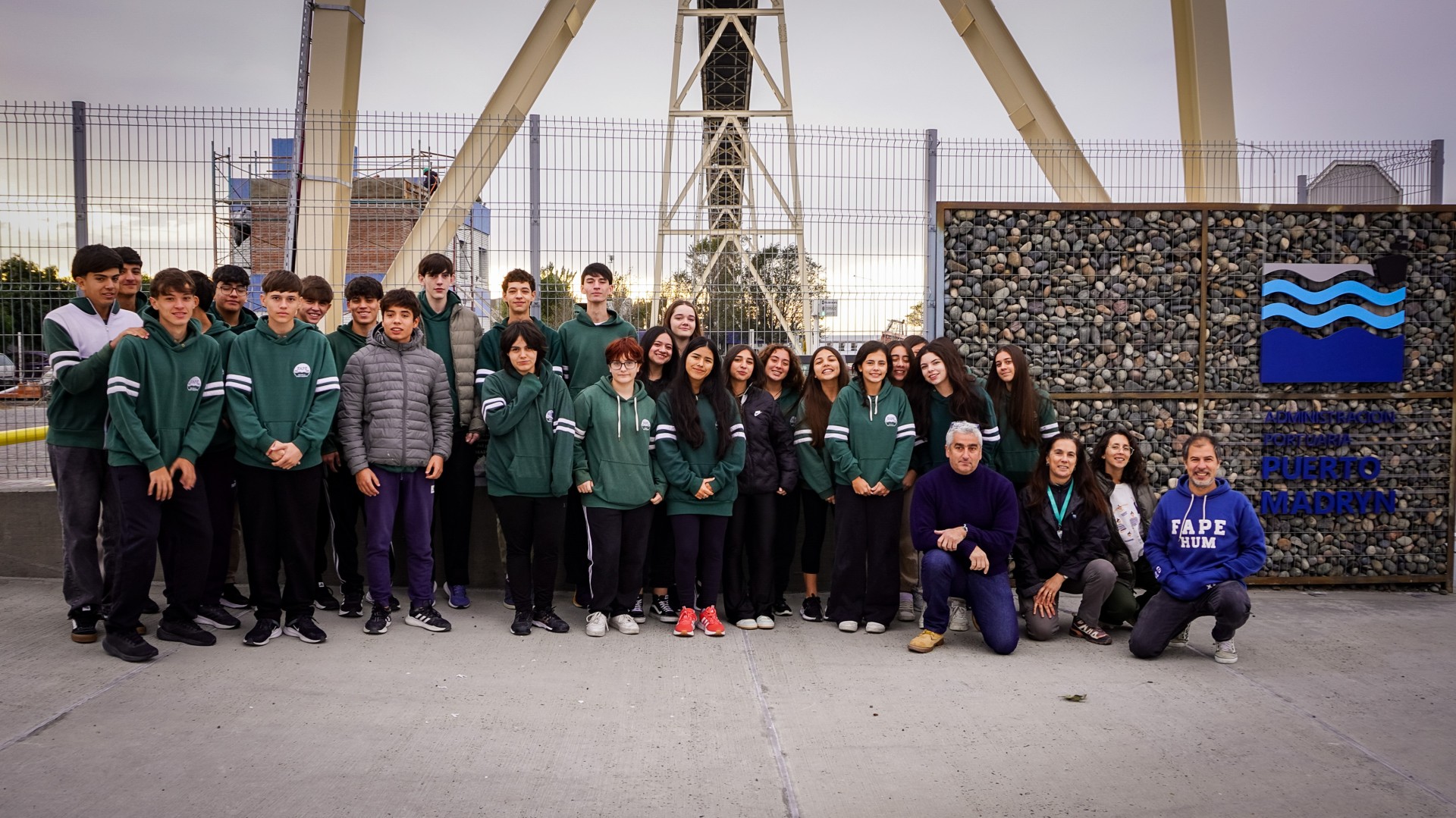 Más de 200 estudiantes visitaron el Muelle Almirante Storni en el marco del 30 aniversario de la Administración Portuaria de Madryn