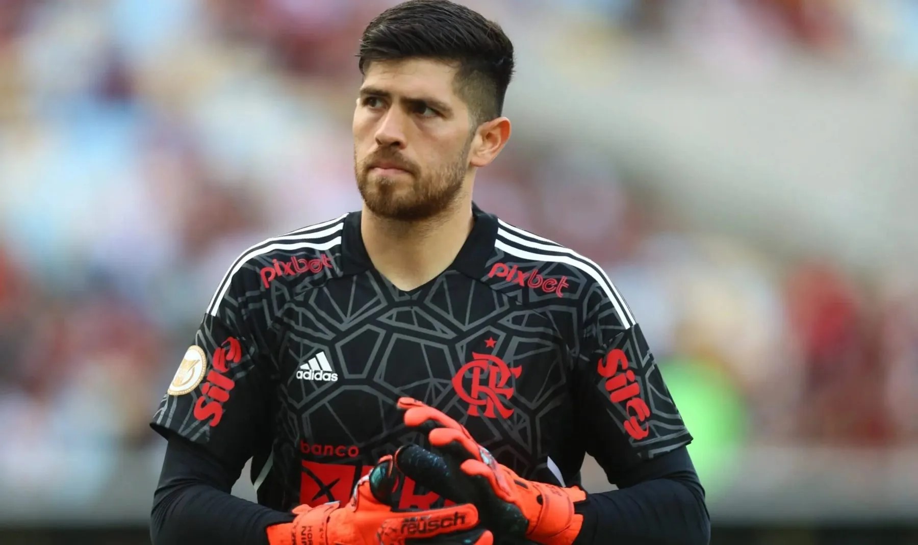 Pánico en Río de Janeiro: En medio de una autopista, balearon el auto en el que viajaba el exarquero de Boca Agustín Rossi