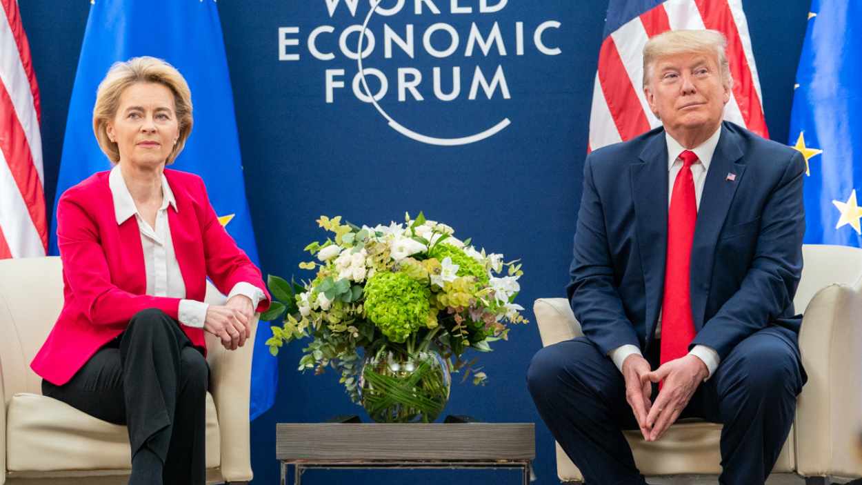 Trump aceptó una prórroga de aranceles a la UE tras la llamada de Von der Leyen