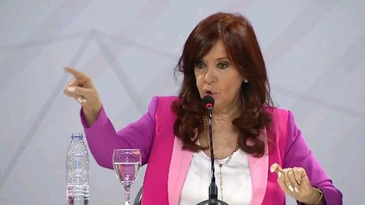 Cristina Kirchner desembarca en Corrientes y busca alinear al PJ detrás de la candidatura de Martín Ascúa