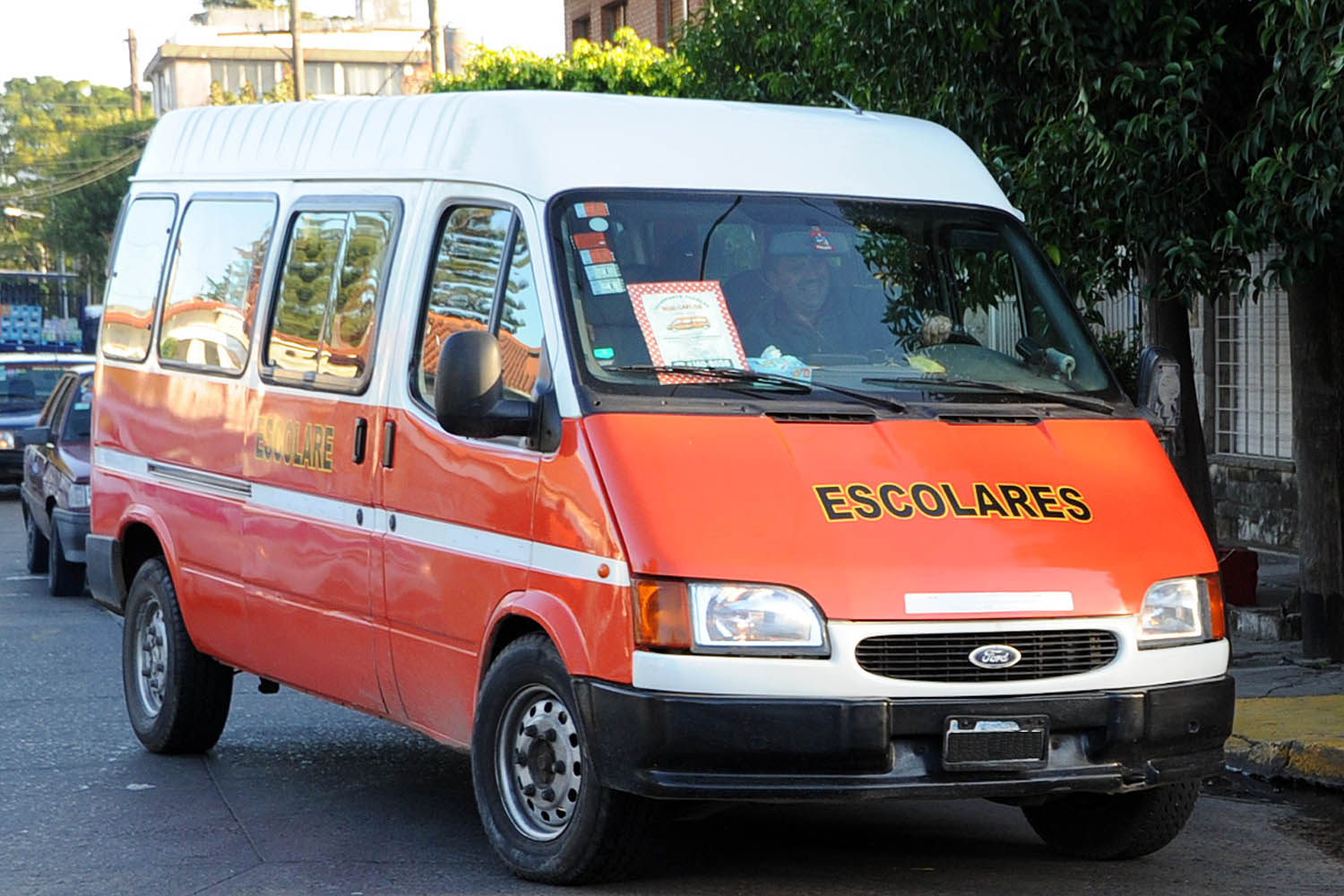 La Municipalidad de Camarones garantiza el traslado escolar ante el clima adverso