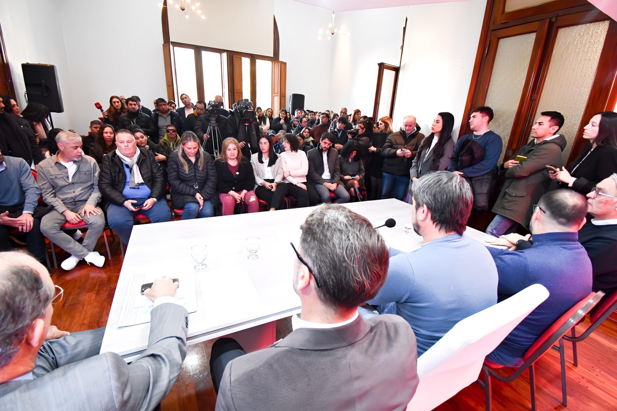 Merino firmó un convenio para avanzar en la titularidad de los terrenos y la factibilidad de los servicios del Loteo Belgrano: “No vamos a permitir una sola usurpación más”