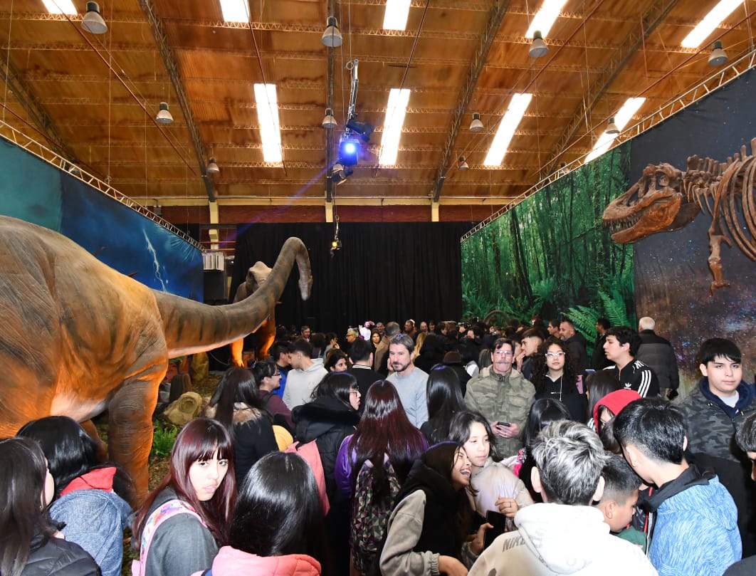 Merino impulsó la muestra “Viven Dinosaurios”, que posiciona a Trelew en el paleoturismo