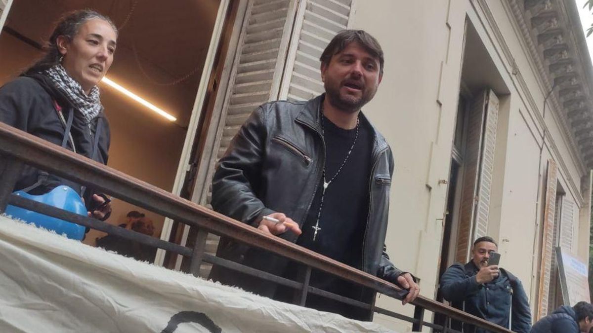 El Gobierno dijo que Grabois deberá pagar los daños en el Instituto Perón